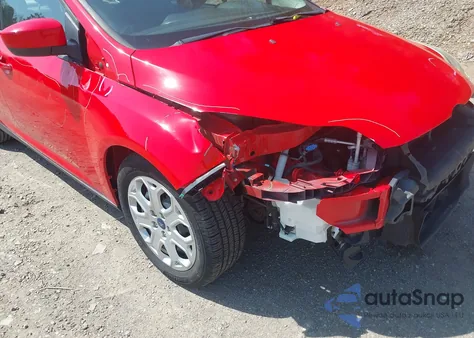 2012 Ford Focus Se z USA, uszkodzony, nr VIN 1FAHP3F21CL290122